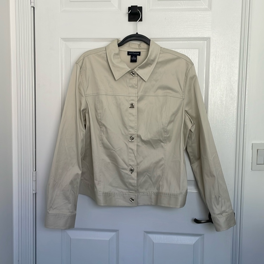 Lightweight jacket